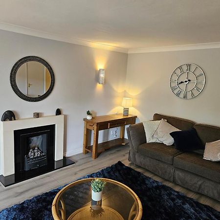Redcot Gardens Stamford 4 Bed Contractor Familt Home With Parking Exteriér fotografie
