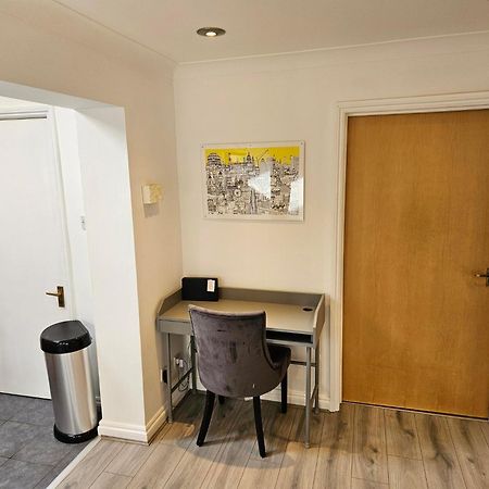 Redcot Gardens Stamford 4 Bed Contractor Familt Home With Parking Exteriér fotografie