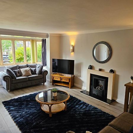 Redcot Gardens Stamford 4 Bed Contractor Familt Home With Parking Exteriér fotografie