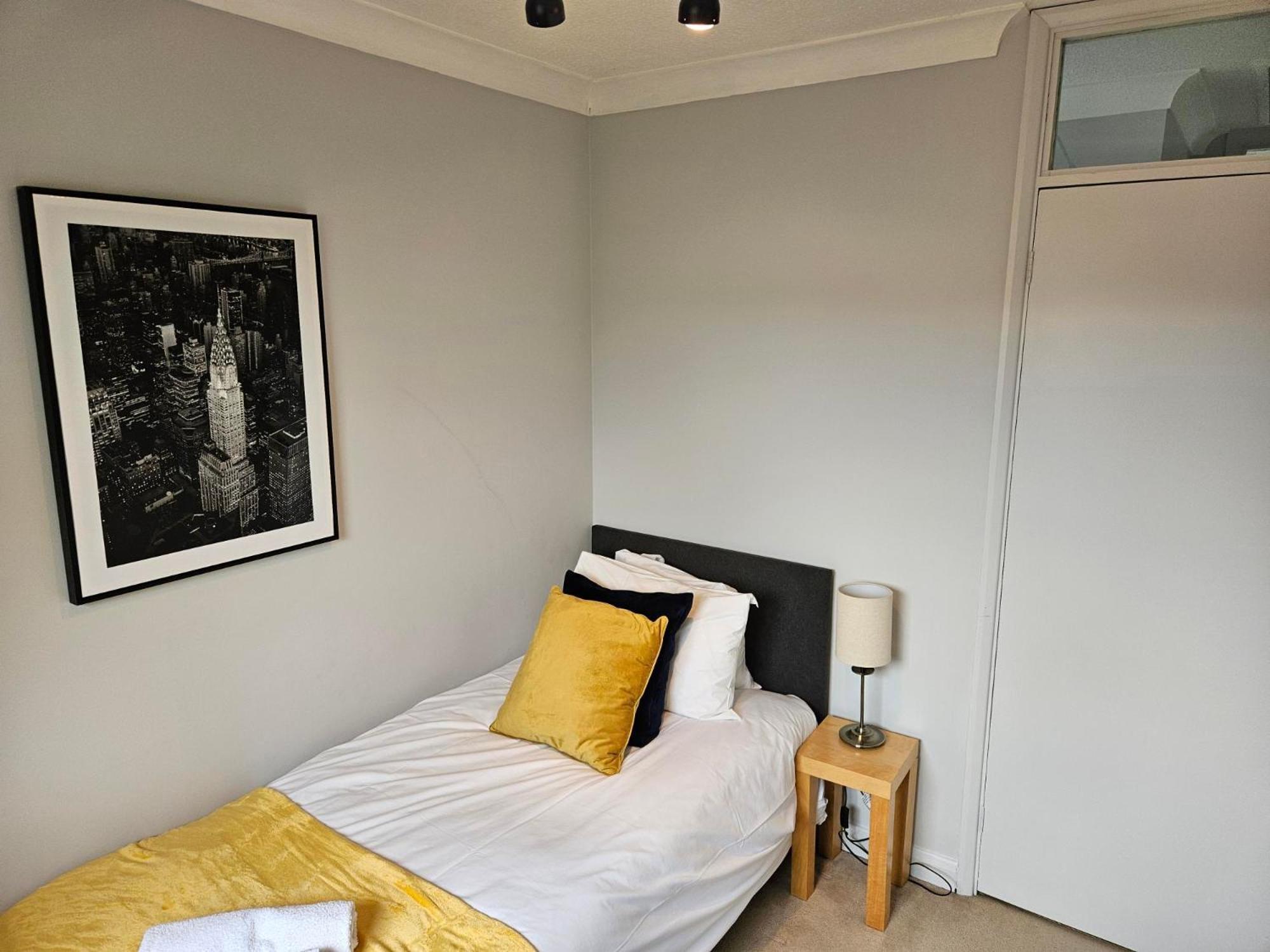 Redcot Gardens Stamford 4 Bed Contractor Familt Home With Parking Exteriér fotografie