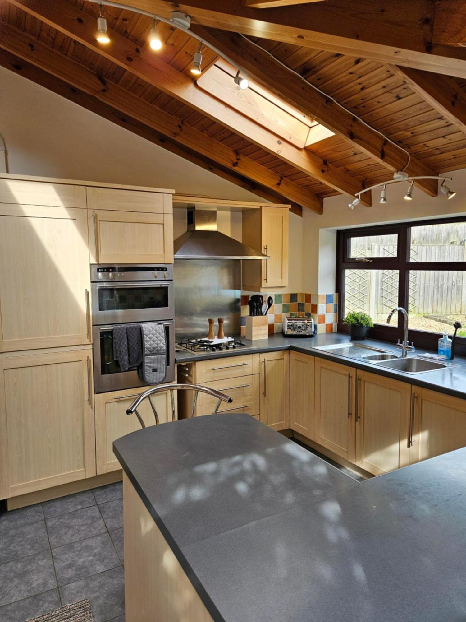 Redcot Gardens Stamford 4 Bed Contractor Familt Home With Parking Exteriér fotografie