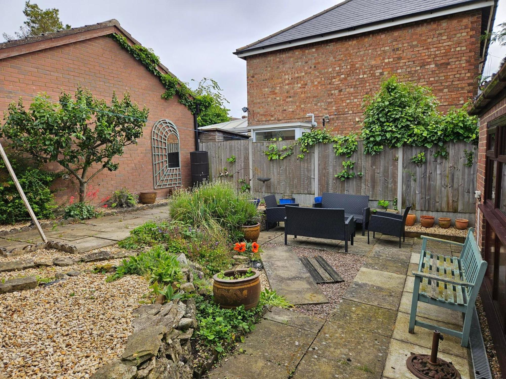 Redcot Gardens Stamford 4 Bed Contractor Familt Home With Parking Exteriér fotografie
